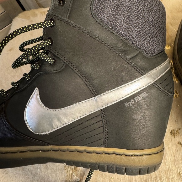 NIKE Women’s Dunk Sky Hi Lace Up Sneakerboot 2.0 Black/Silver Hidden Wedge 9.5 - Picture 6 of 8